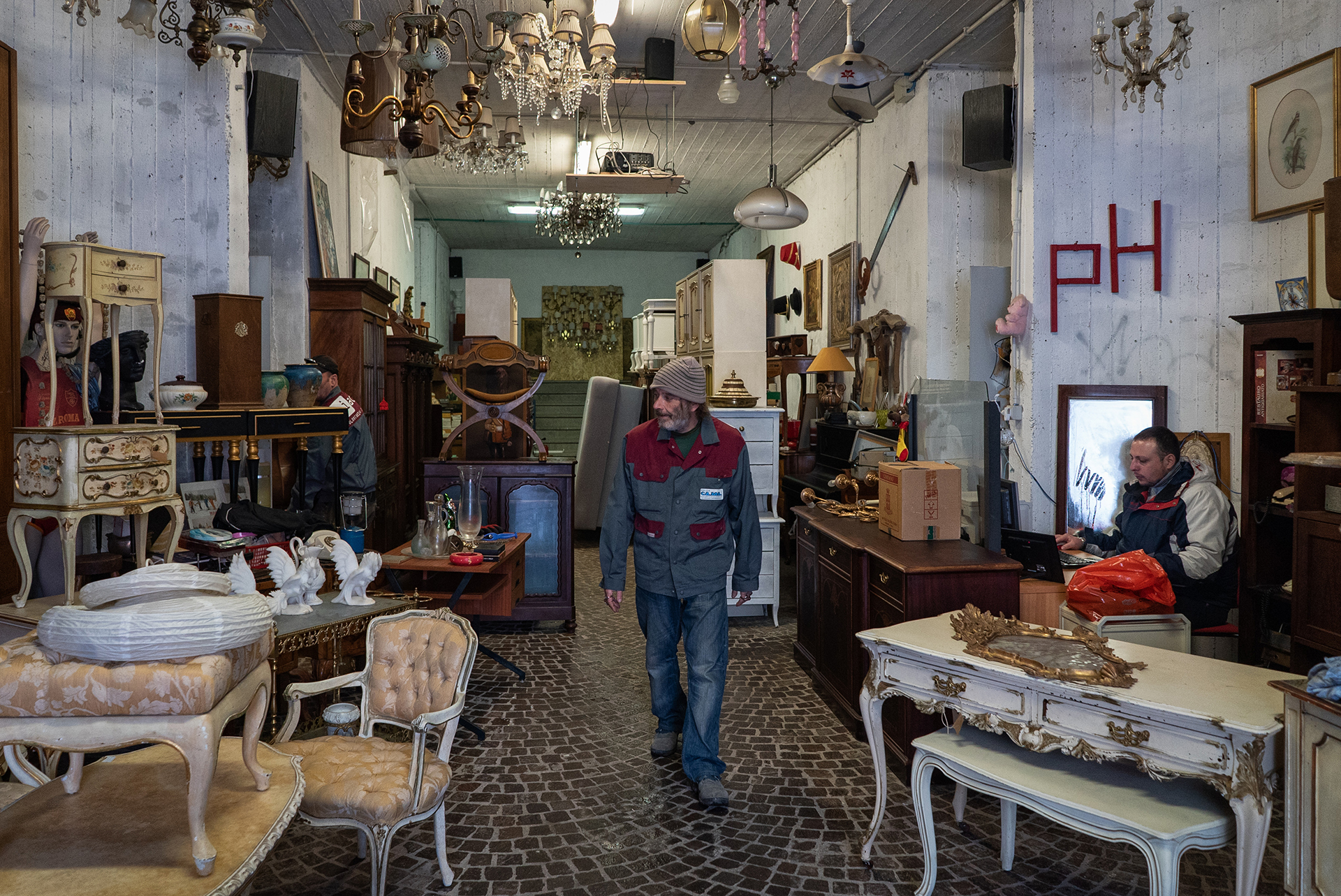 6 Foto Archivio Interno Dell Associazione Piacca Prima Dello Sgombero.jpg