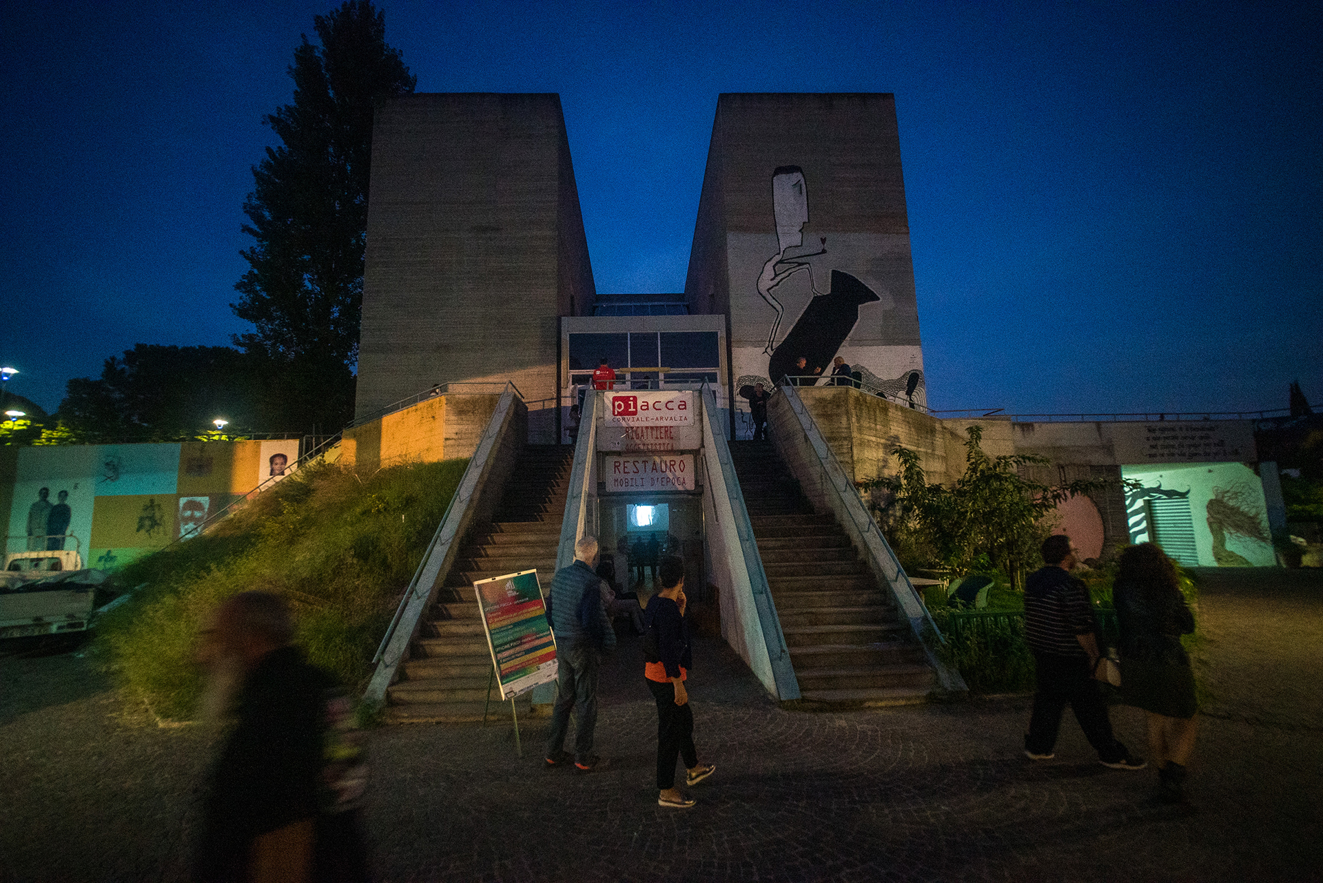 8 L Ingresso Dell Associazione Piacca Si Affaccia Sulla Piazzetta Delle Arti.jpg